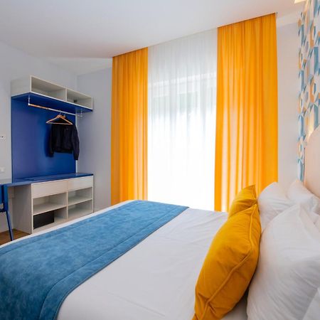 Shabby Chic Seaview Apartments カステッランマーレ・ディ・スタービア エクステリア 写真
