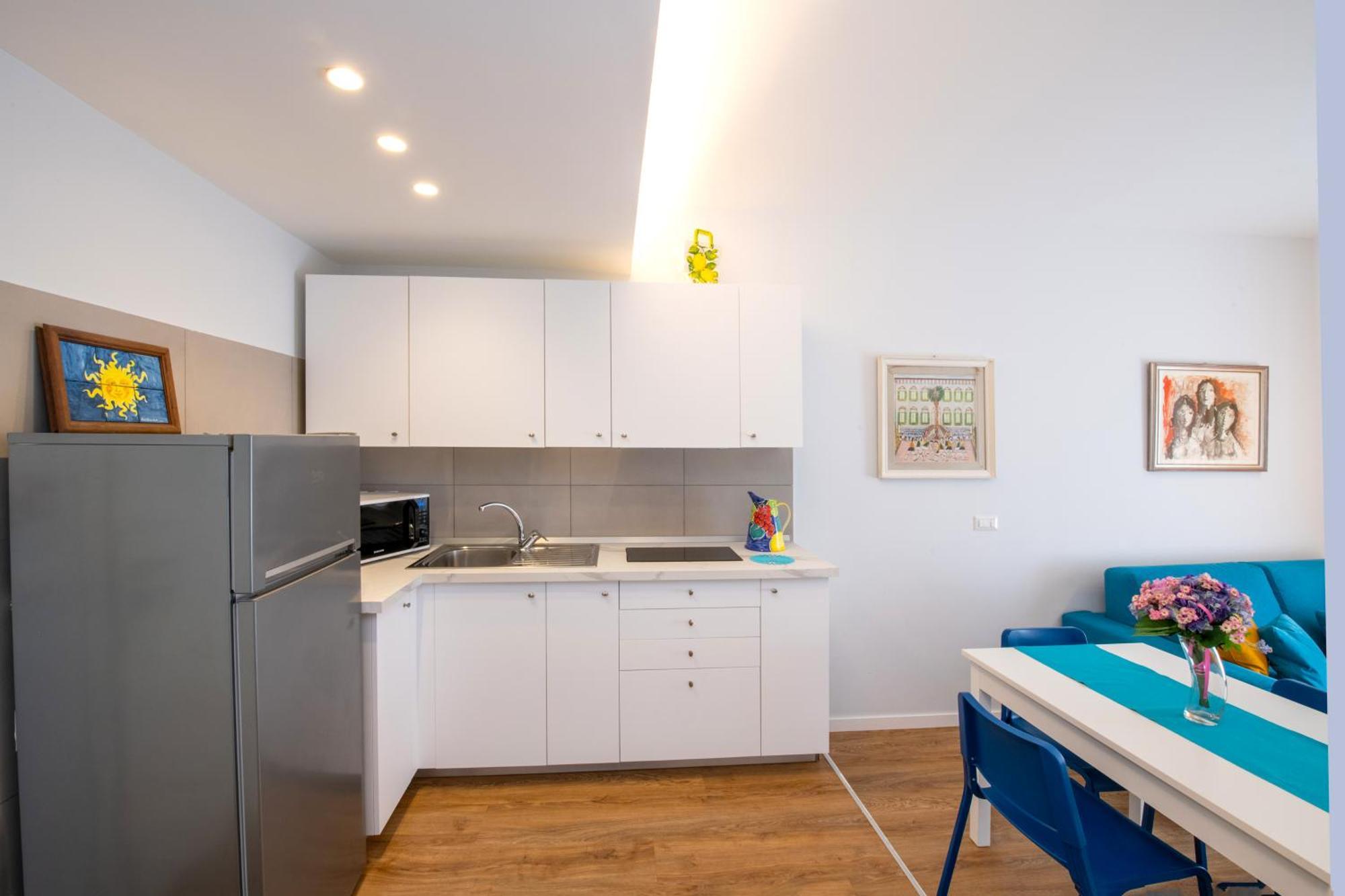 Shabby Chic Seaview Apartments カステッランマーレ・ディ・スタービア エクステリア 写真