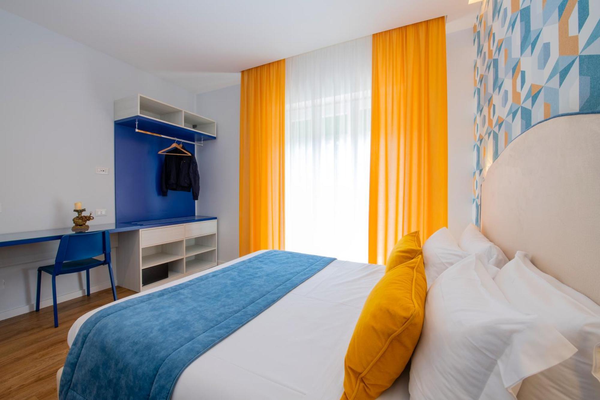Shabby Chic Seaview Apartments カステッランマーレ・ディ・スタービア エクステリア 写真