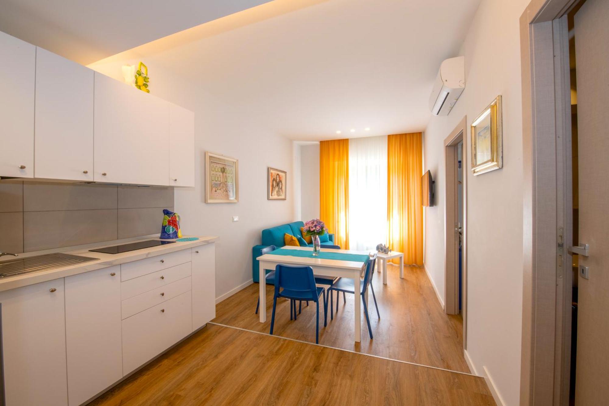 Shabby Chic Seaview Apartments カステッランマーレ・ディ・スタービア エクステリア 写真